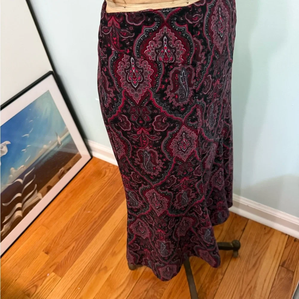 Briggs New York High Low Skirt - Black and Pink Paisley - Picture 2 of 3